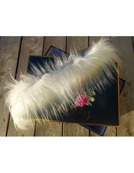 Kožešinový čtverec 48 × 48 cm – bílá dekorační umělá kožešina, vlas 90 mm