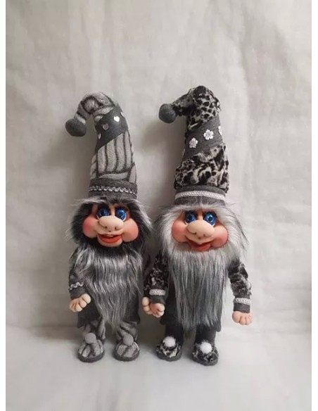 Balíček kožešin šedý mix – 4× cca 24 × 24 cm, různé odstíny a délky vlasu